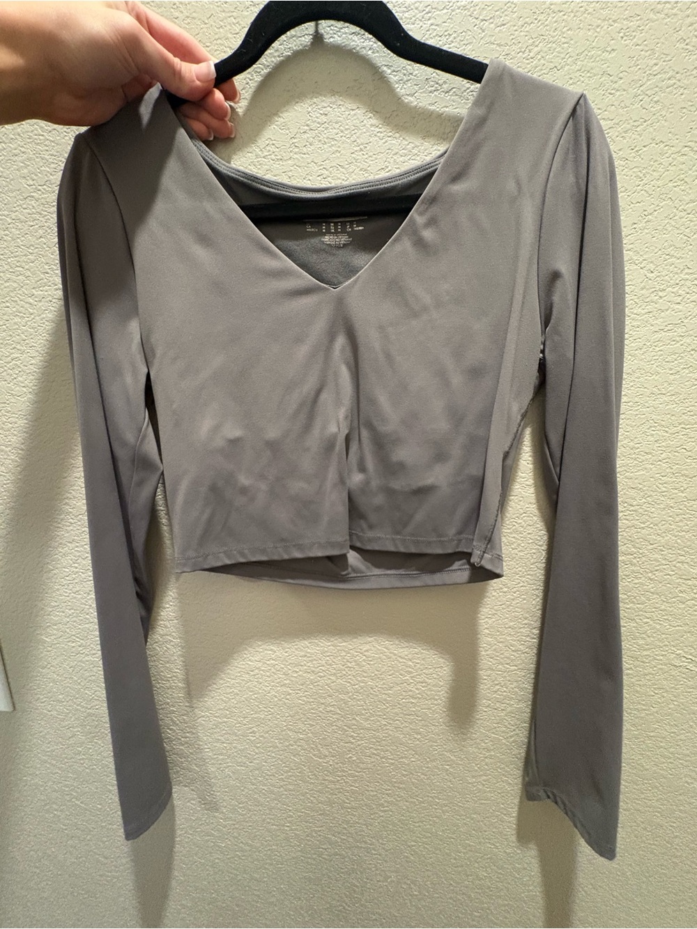 Forever 21 Gray Long Sleeve V-Neck Crop Top
